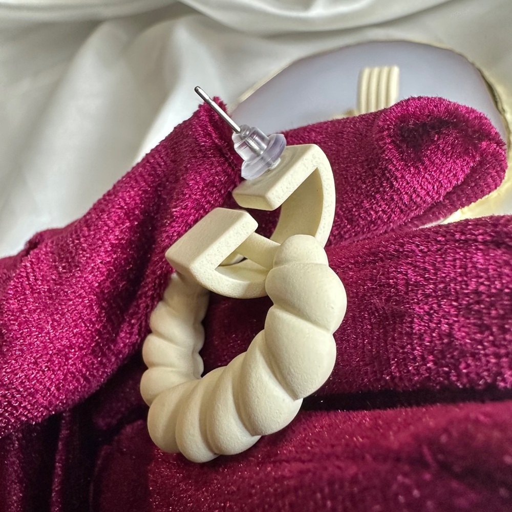 Bohemian style Cream Twisted Hoop Earrings - Picture 6 of 9